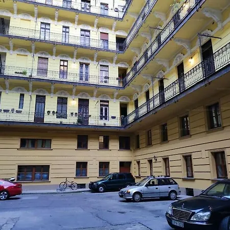 - Wesselenyi Pearl Будапешт